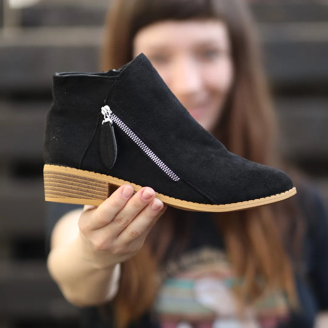 OrthoStep – Ergonomic pain relief ankle boots with ergonomic support